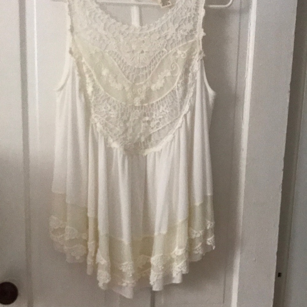 Indigo Thread Sleeveless Lace Flowy Top